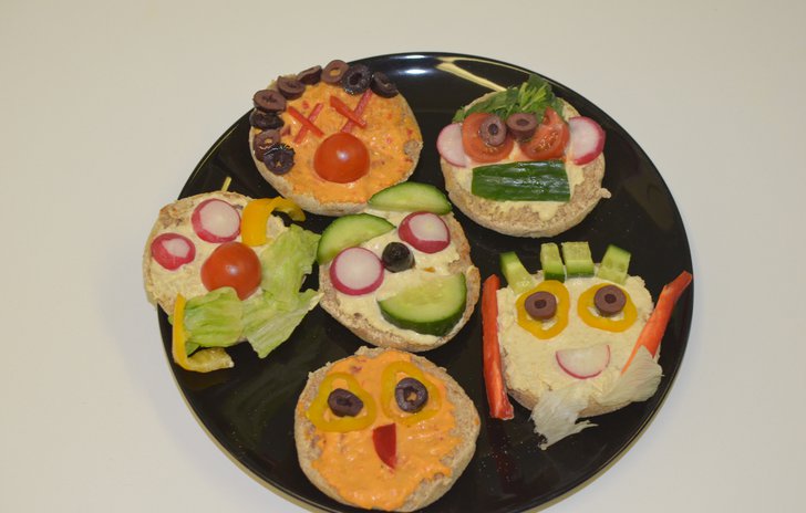 Hummus heads