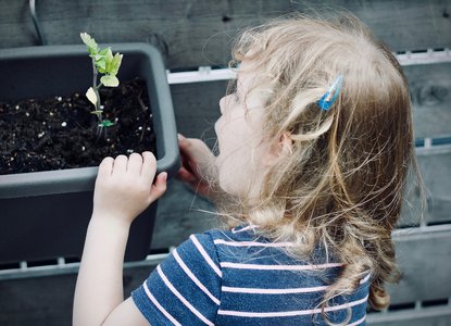 planting - child